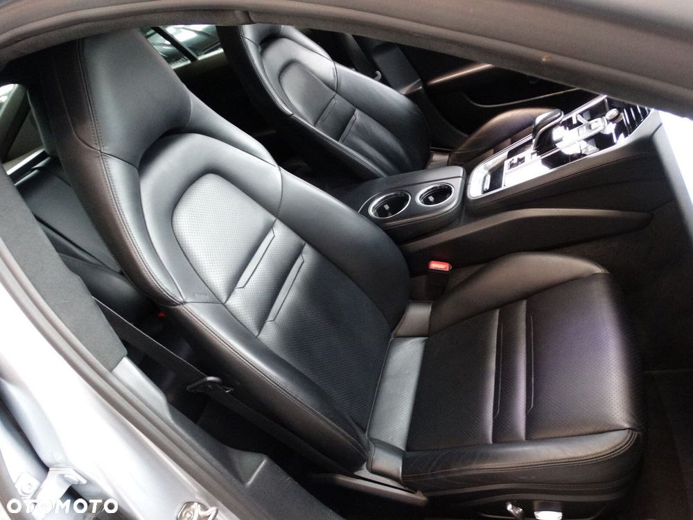 Porsche Panamera - 17
