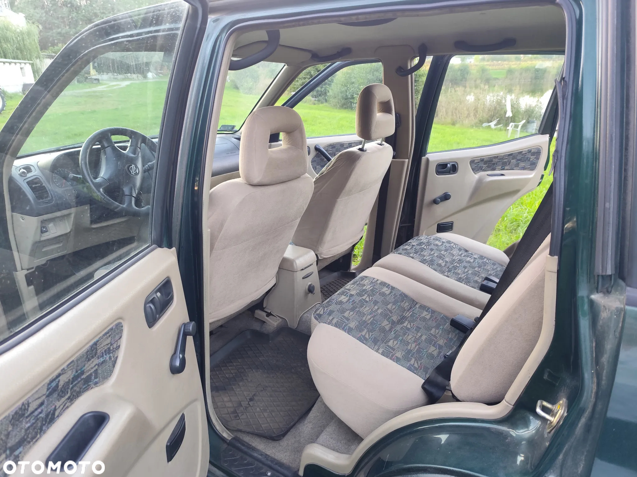 Nissan Terrano II 2.4 S - 6