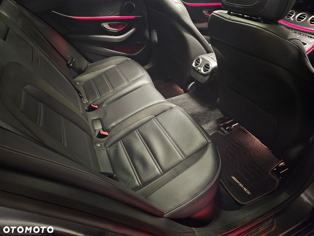 Mercedes-Benz Klasa E AMG 53 4-Matic+ - 17