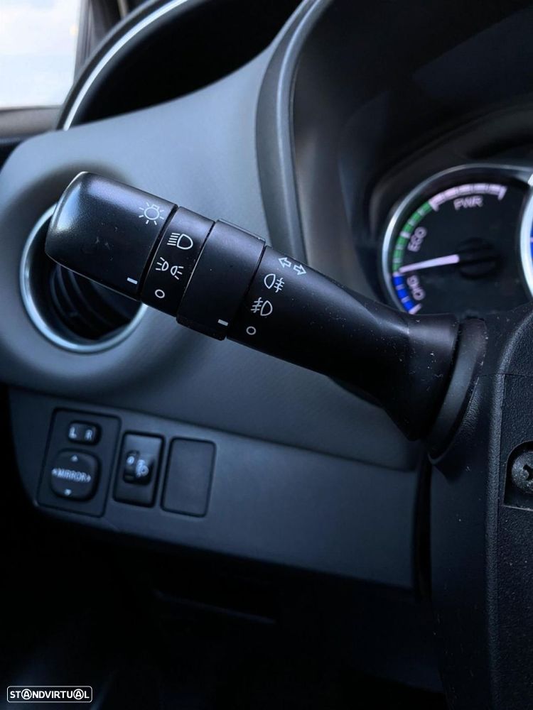 Toyota Yaris 1.5 HSD Active - 14