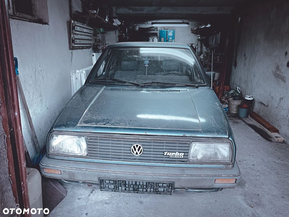 Volkswagen Jetta - 1