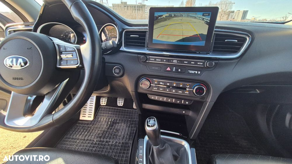 Kia Ceed 1.4 T-GDI OPF Platinum Edition - 12