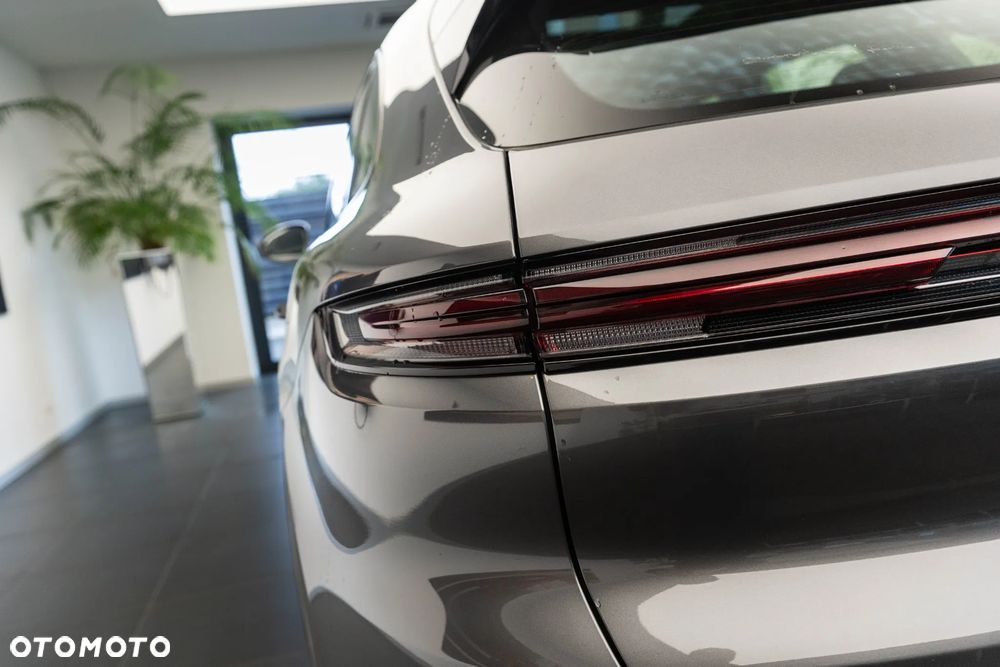 Porsche Cayenne Turbo E-Hybrid PHEV - 37