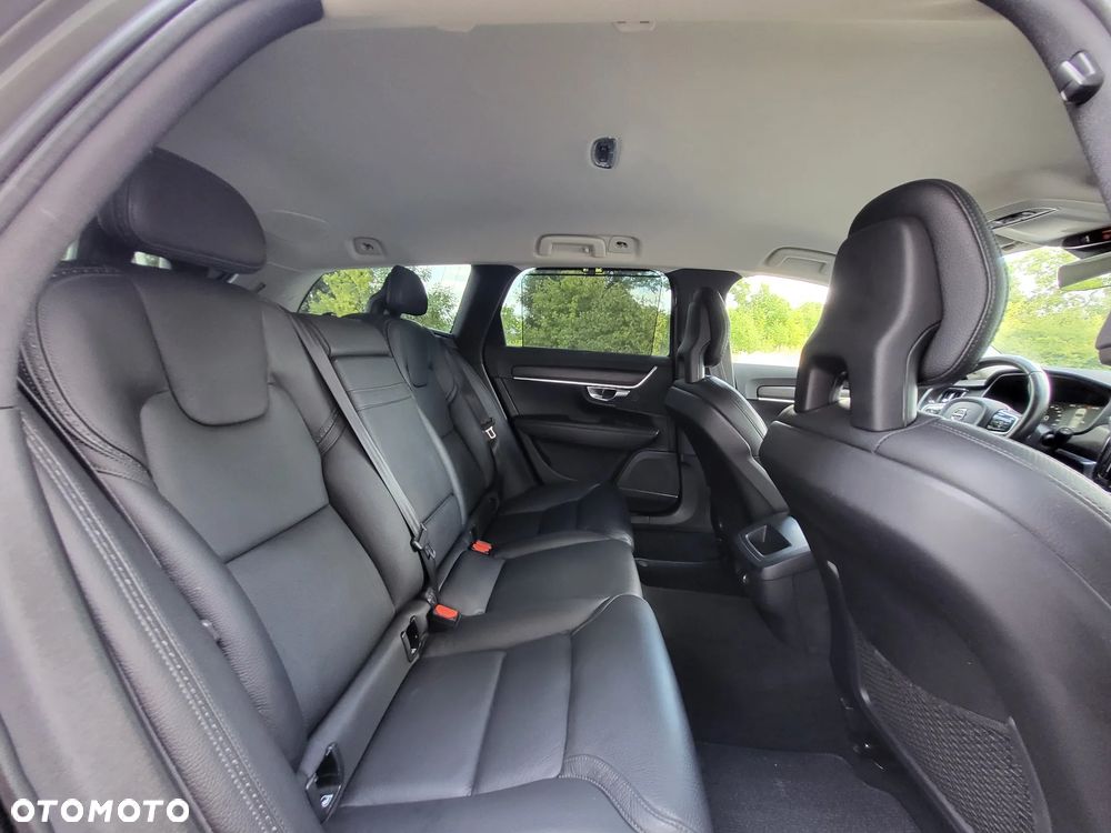 Volvo V90 Cross Country - 20