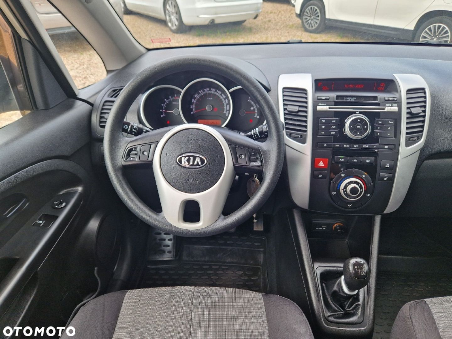 Kia Venga - 15