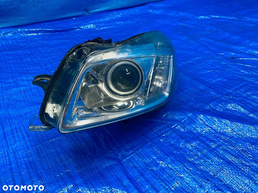 REFLEKTOR LAMPA LEWA PRAWA LEWY PRAWY PRZÓD PRZEDNIA XENON KSENON BI-XENON SKRĘTNY OPEL INSIGNIA A 2008- ; 13226792 13226793 1ZT009631-01 1ZT009631-02 ORYGINAŁ EUROPA - 14