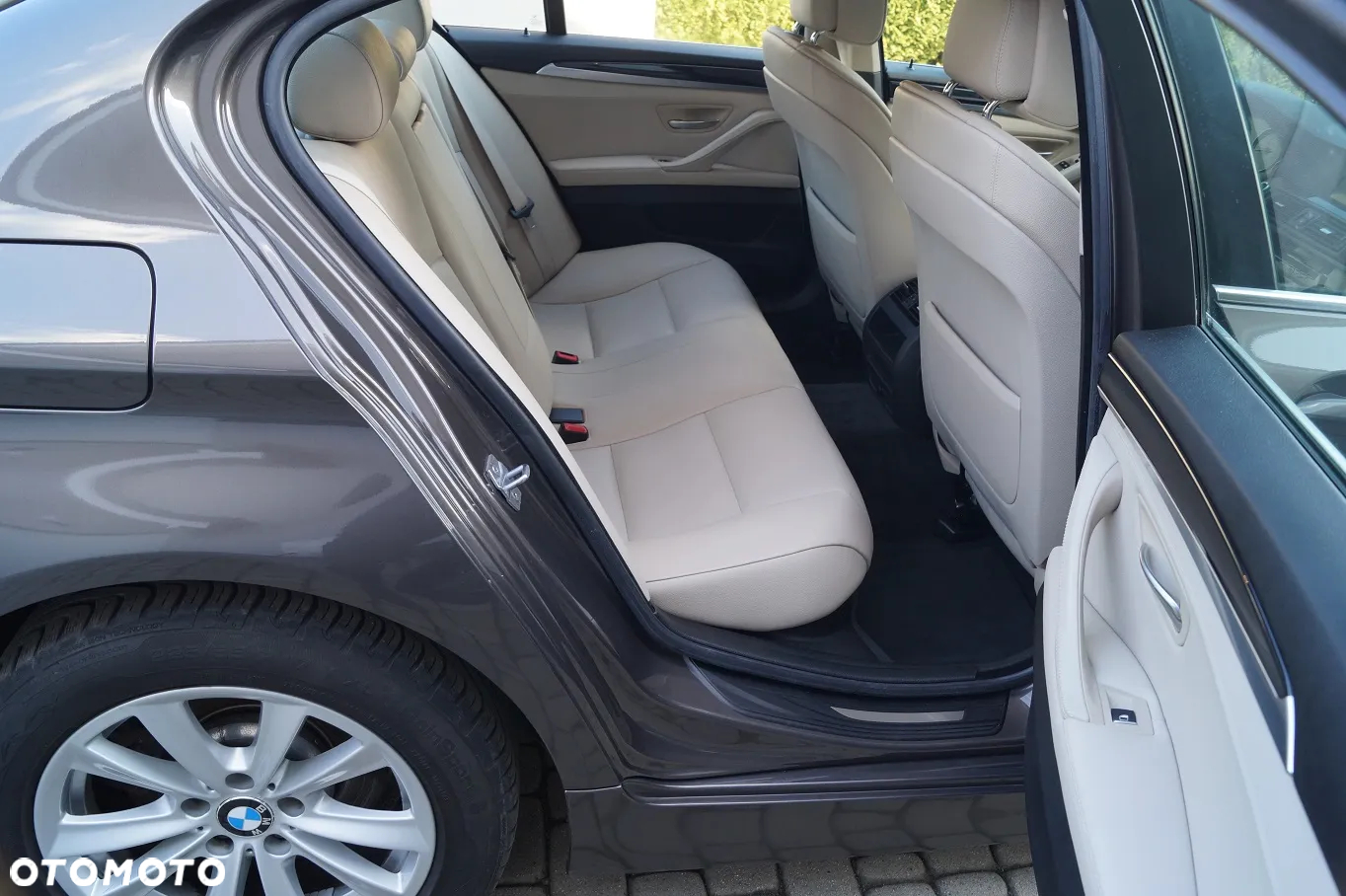 BMW Seria 5 520i - 26