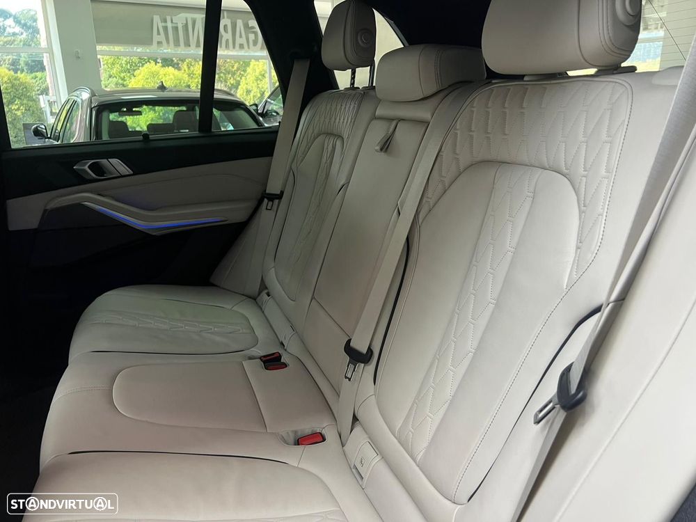 BMW X5 30 d xDrive Pack M 50 anos - 48