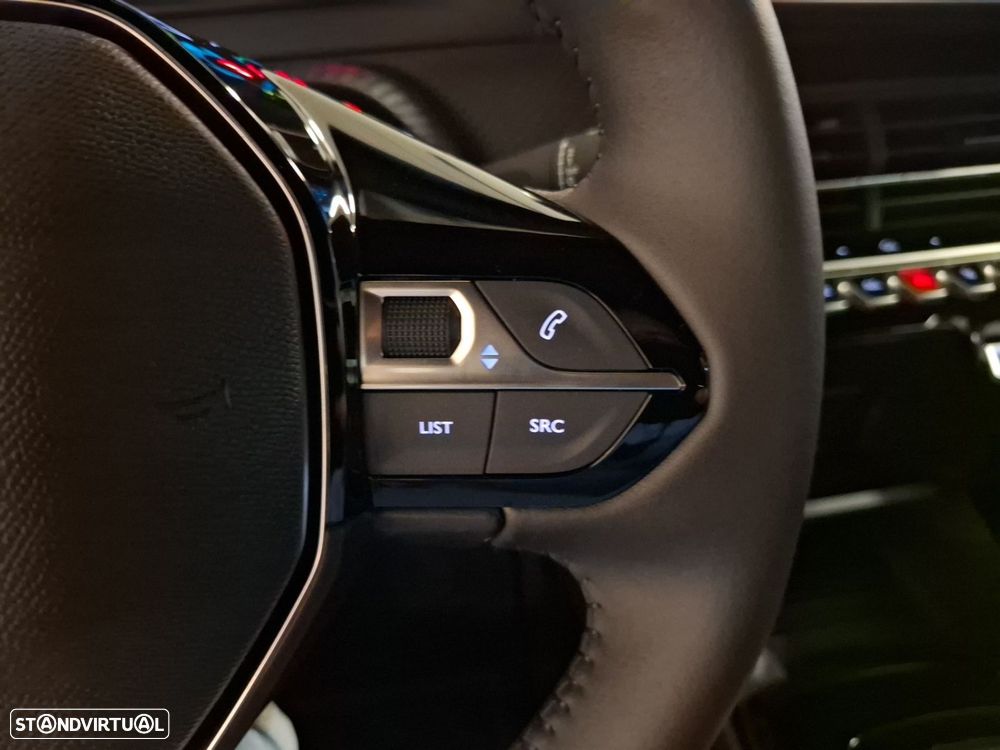 Peugeot e-2008 54 kWh Style - 17