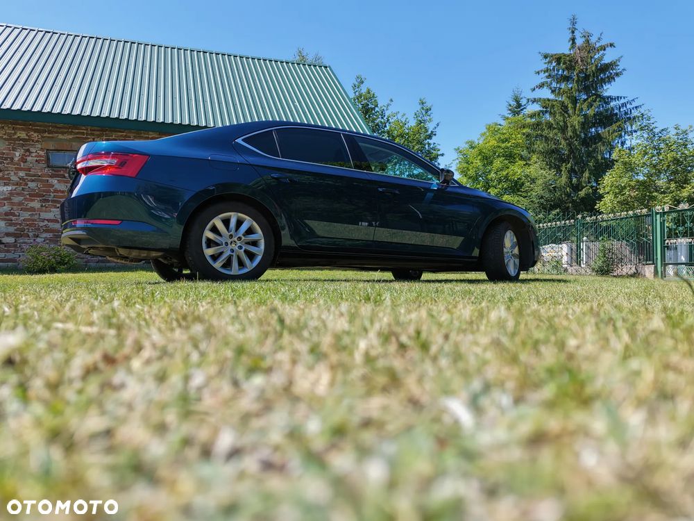 Skoda Superb 2.0 TSI Ambition DSG - 19