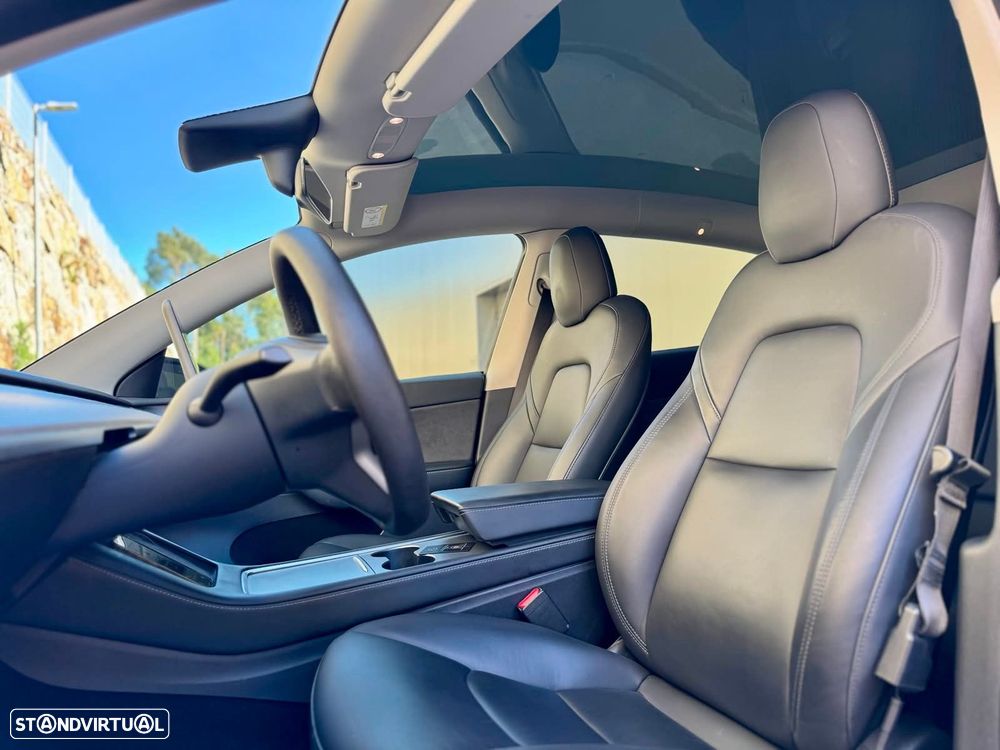 Tesla Model Y Long Range Dual Motor AWD - 24