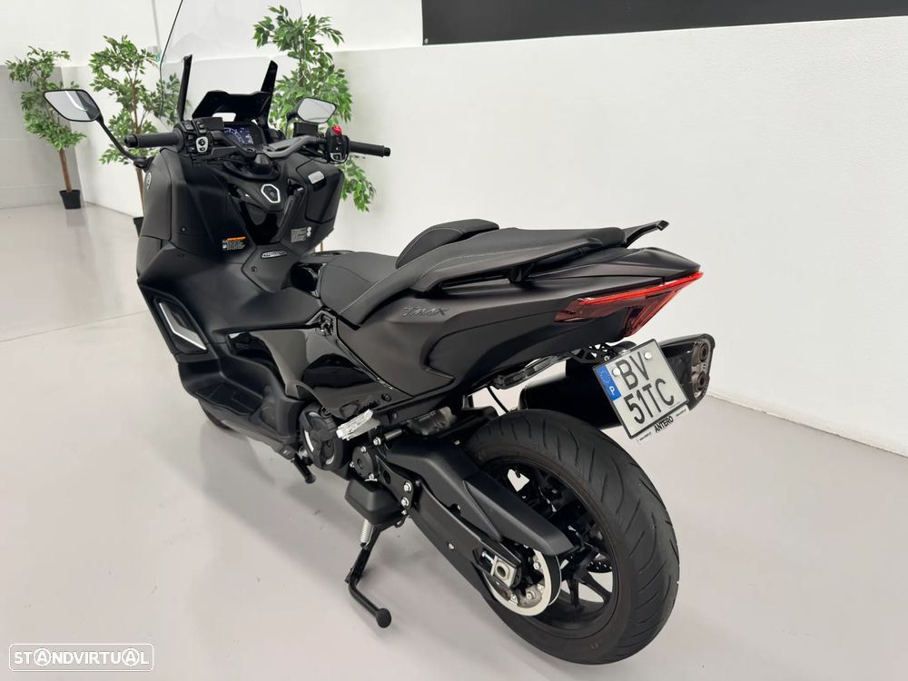 Yamaha TMAX 560 - 12