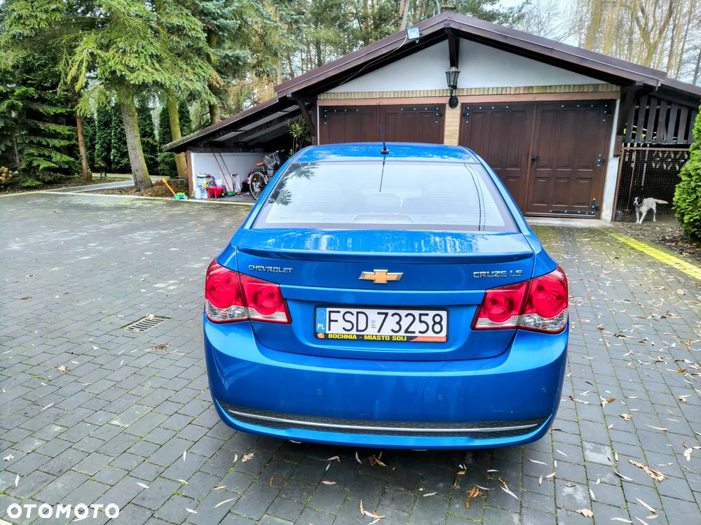 Chevrolet Cruze 1.8 LS - 3