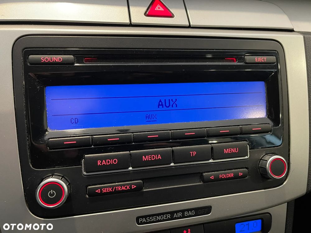 Volkswagen Passat Variant 2.0 TDI DPF BlueMot Comfortline - 17