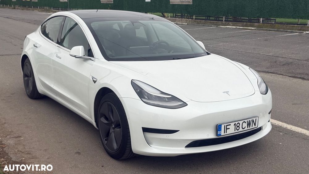 Tesla Model 3 - 1