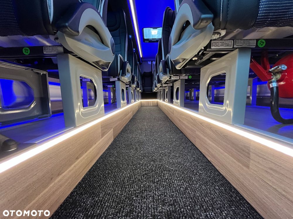 Mercedes-Benz Sprinter 519 - 13