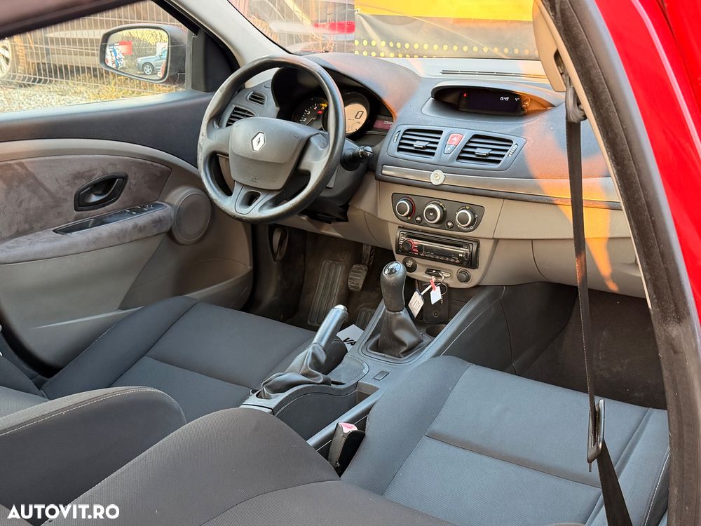 Renault Megane 1.5 dCi Expression - 8