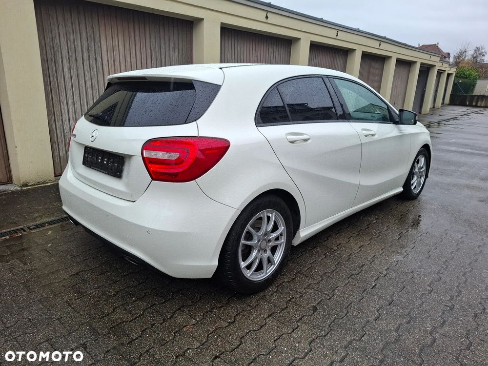 Mercedes-Benz Klasa A 180 (BlueEFFICIENCY) Urban - 3