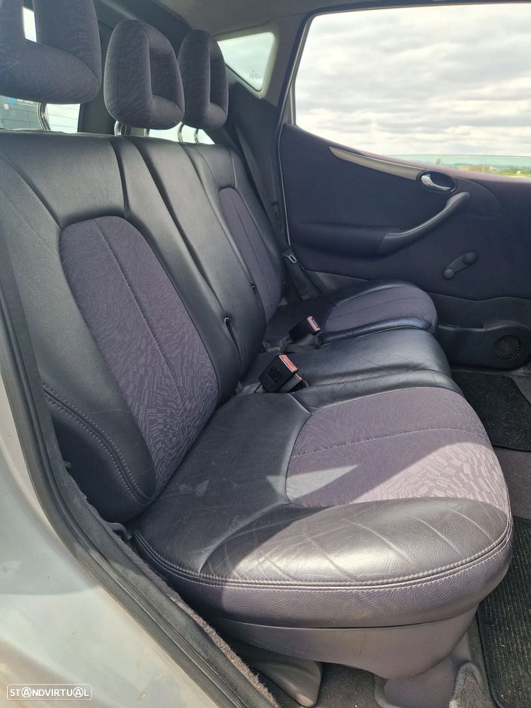 Mercedes-Benz A 170 CDi Avantgarde Longo - 9