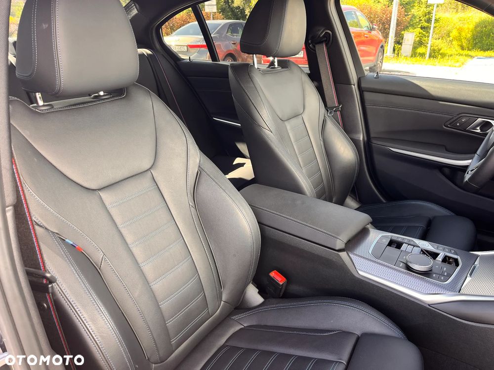 BMW Seria 3 330i xDrive M Sport sport - 30