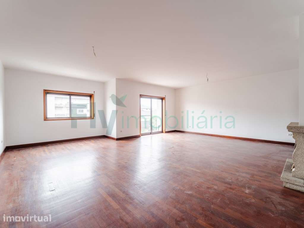 Excelente Apartamento T4 com Suite e Lugar de Garagem para 2 Carros - Grande imagem: 4/46