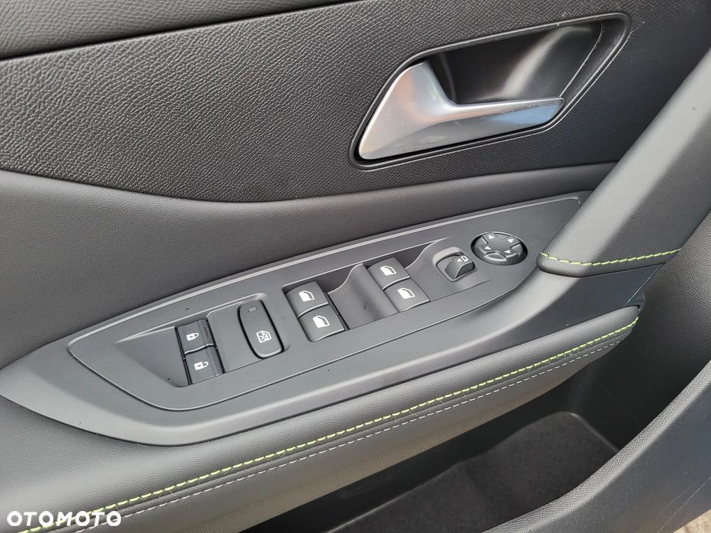 Peugeot 408 1.2 PureTech mHEV GT S&S e-DSC6 - 23