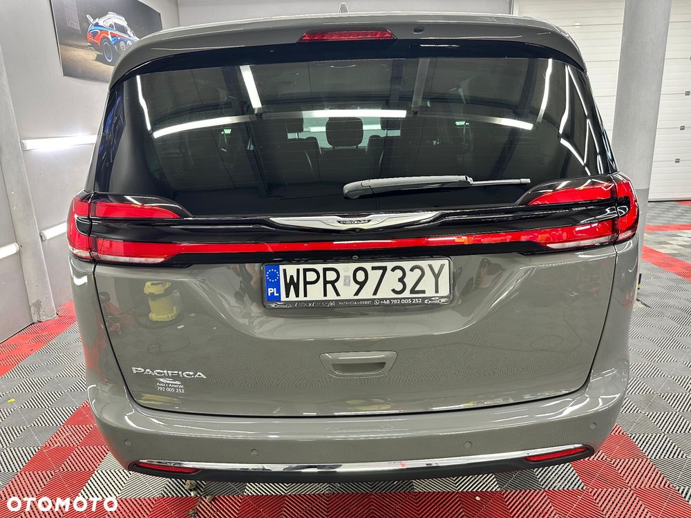 Chrysler Pacifica - 11