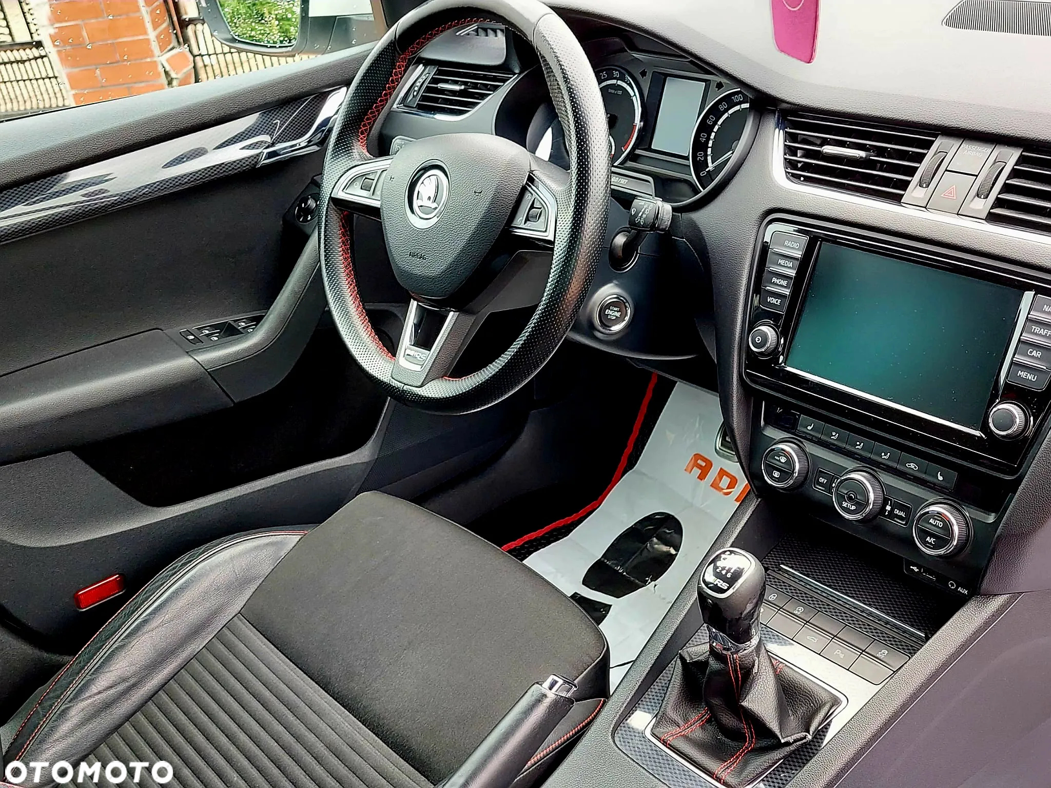 Skoda Octavia Combi 2.0 TDI RS - 20