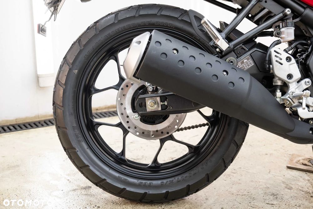 Yamaha XSR - 33