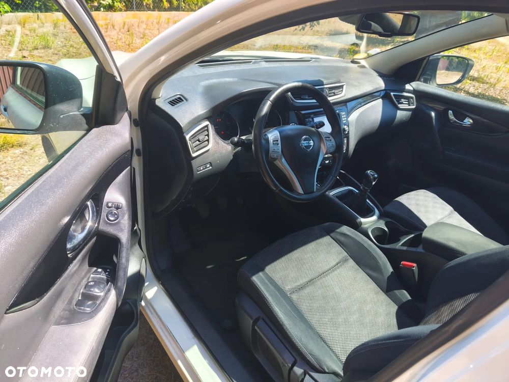 Nissan Qashqai 1.5 dCi N-Connecta - 11
