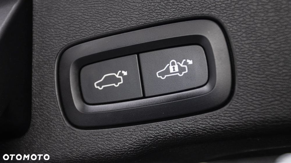 Volvo XC 60 B4 D Momentum Pro - 32