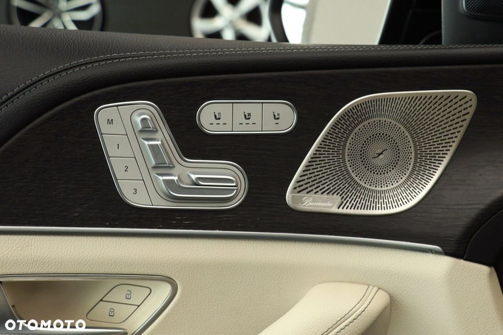 Mercedes-Benz GLS - 24