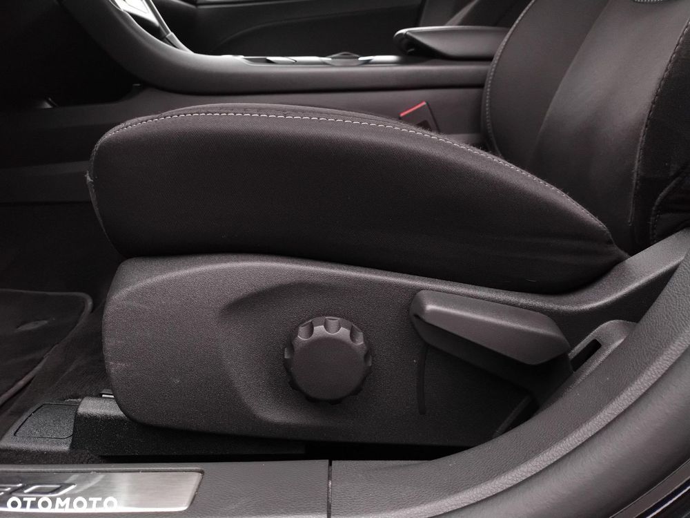 Ford Mondeo 2.0 EcoBlue Titanium - 24