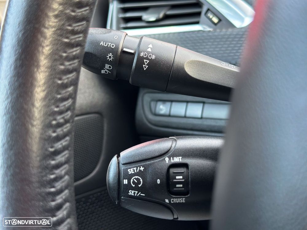 Peugeot 2008 1.6 BlueHDi Style - 17