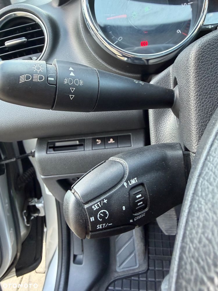 Peugeot 3008 1.6 HDi Premium - 10