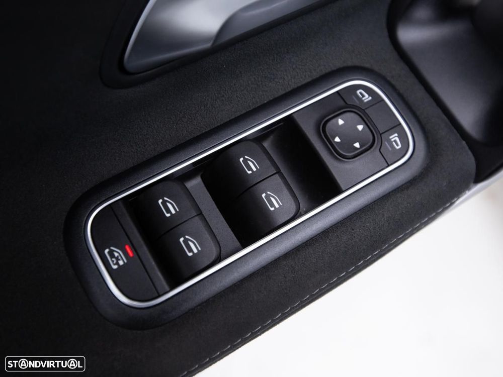 Mercedes-Benz A 250 Limousine e 8G-DCT - 16