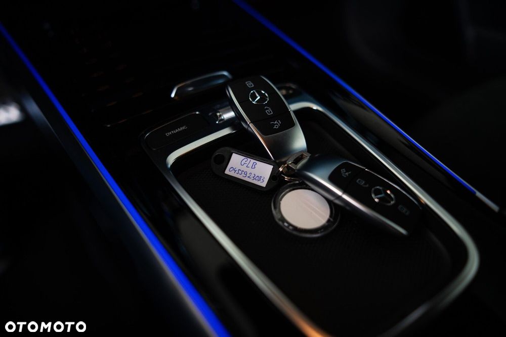 Mercedes-Benz GLB - 14
