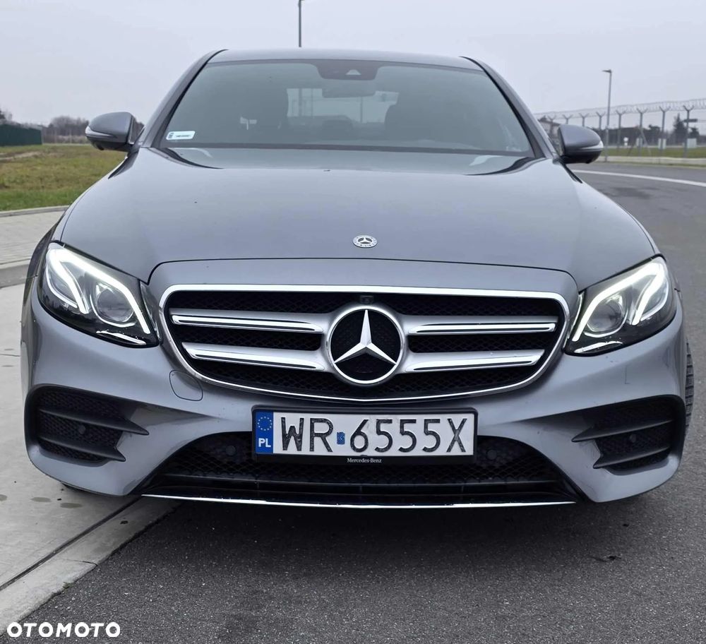 Mercedes-Benz Klasa E 220 d 4-Matic 9G-TRONIC - 2