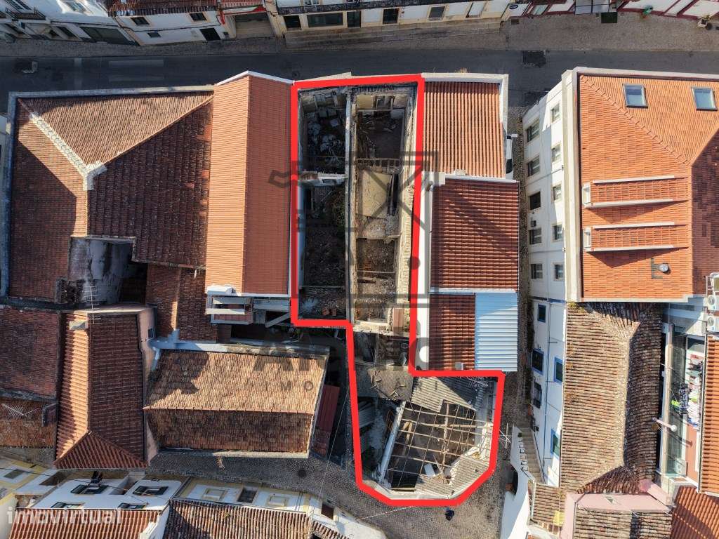Prédio para remodelação no centro de Alenquer - Grande imagem: 4/17