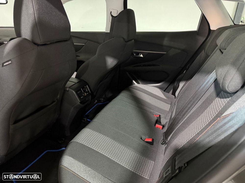 Peugeot 3008 1.2 PureTech Active Pack - 17