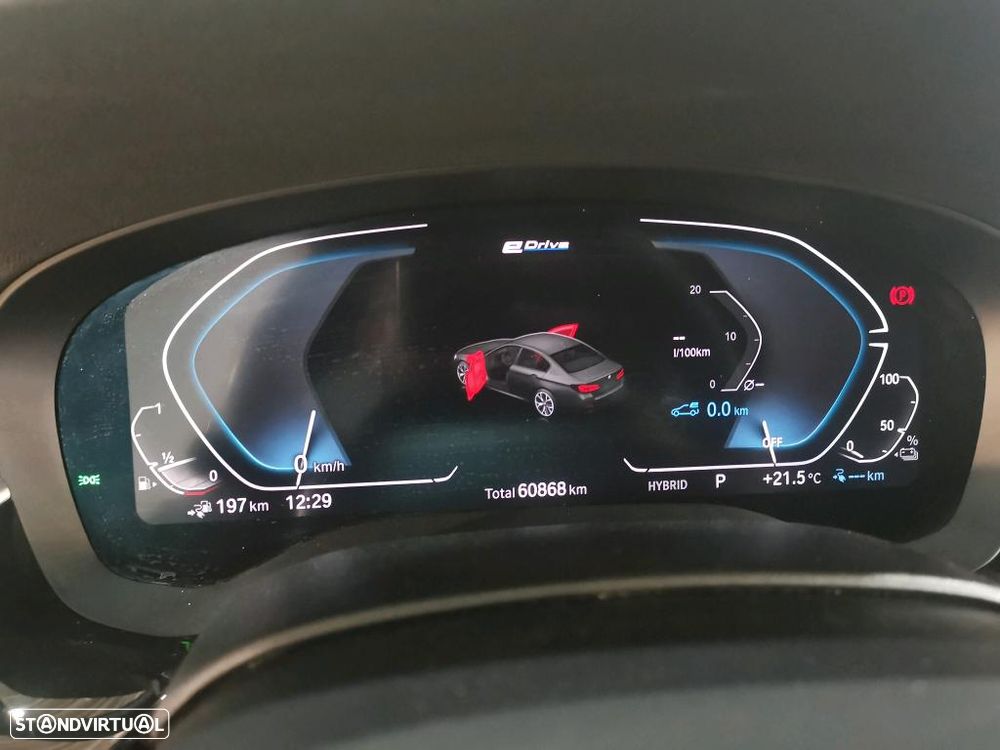 BMW 545 e xDrive Pack M - 7