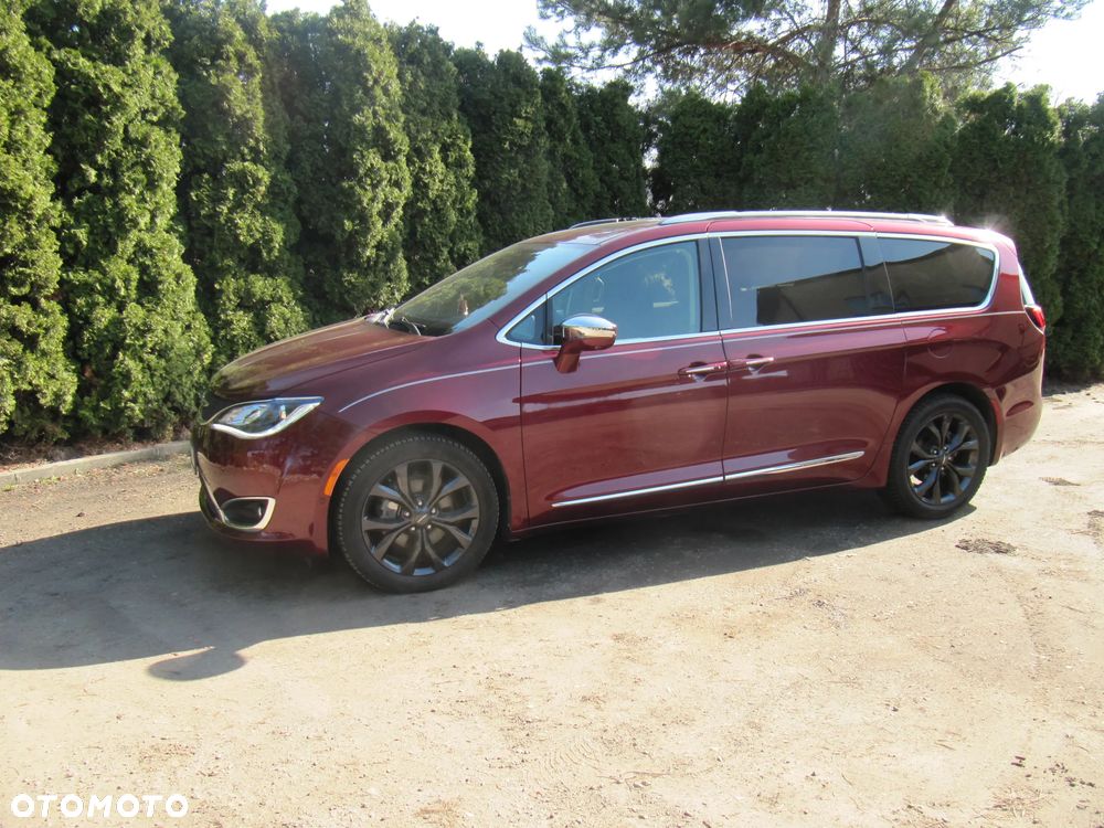 Chrysler Pacifica - 14