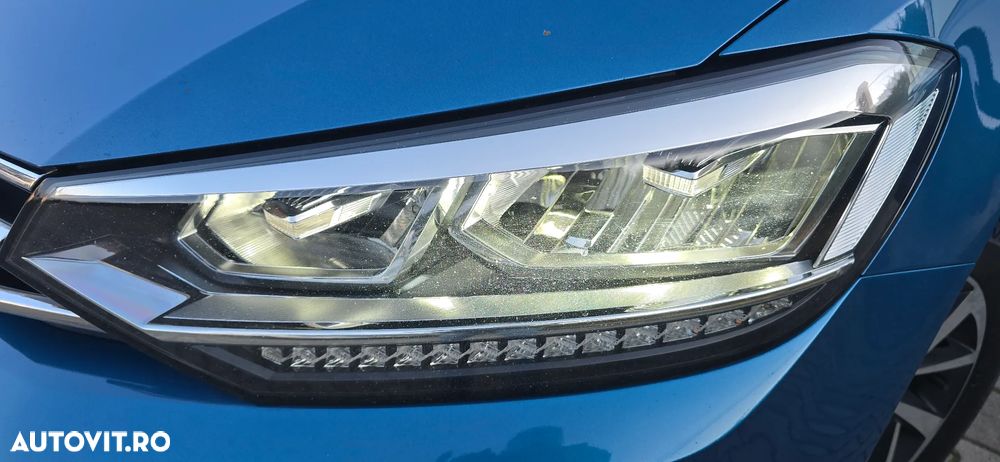 Volkswagen Touran - 27