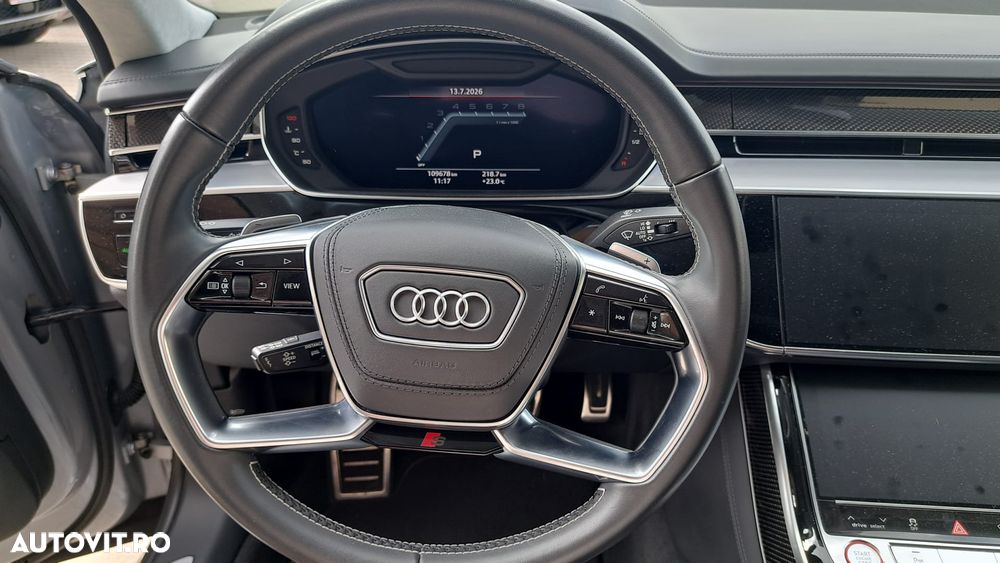 Audi S8 - 9
