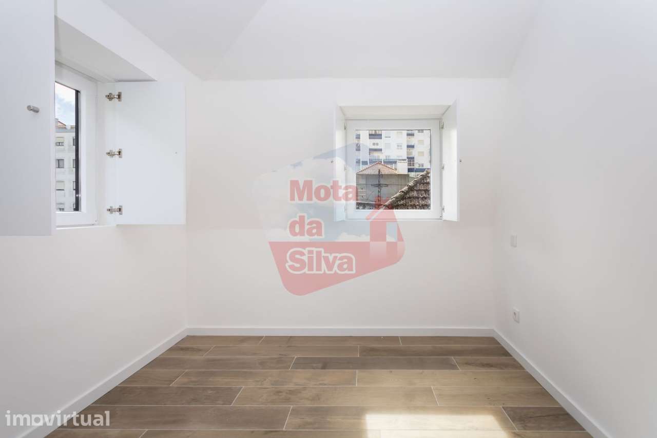 Excelente Apartamento T2 R/C com Logradouro - Grande imagem: 4/19