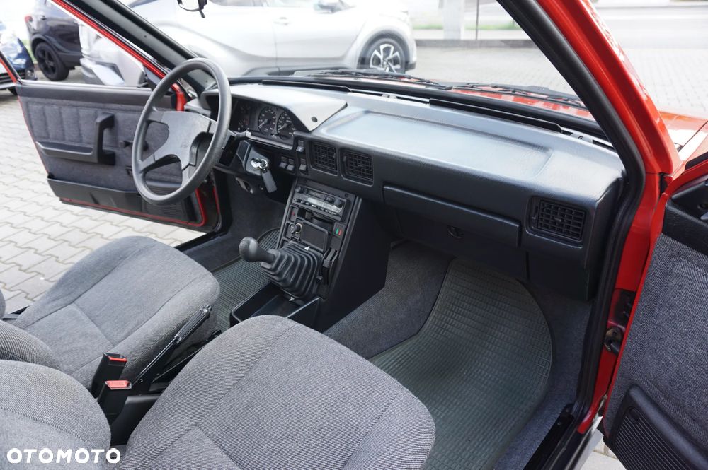 Polonez Caro - 25