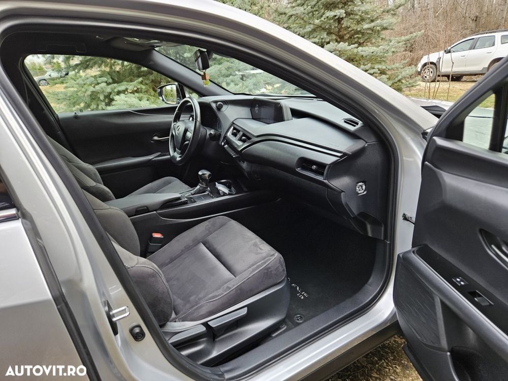 Lexus UX 250h E-FOUR Business - 10