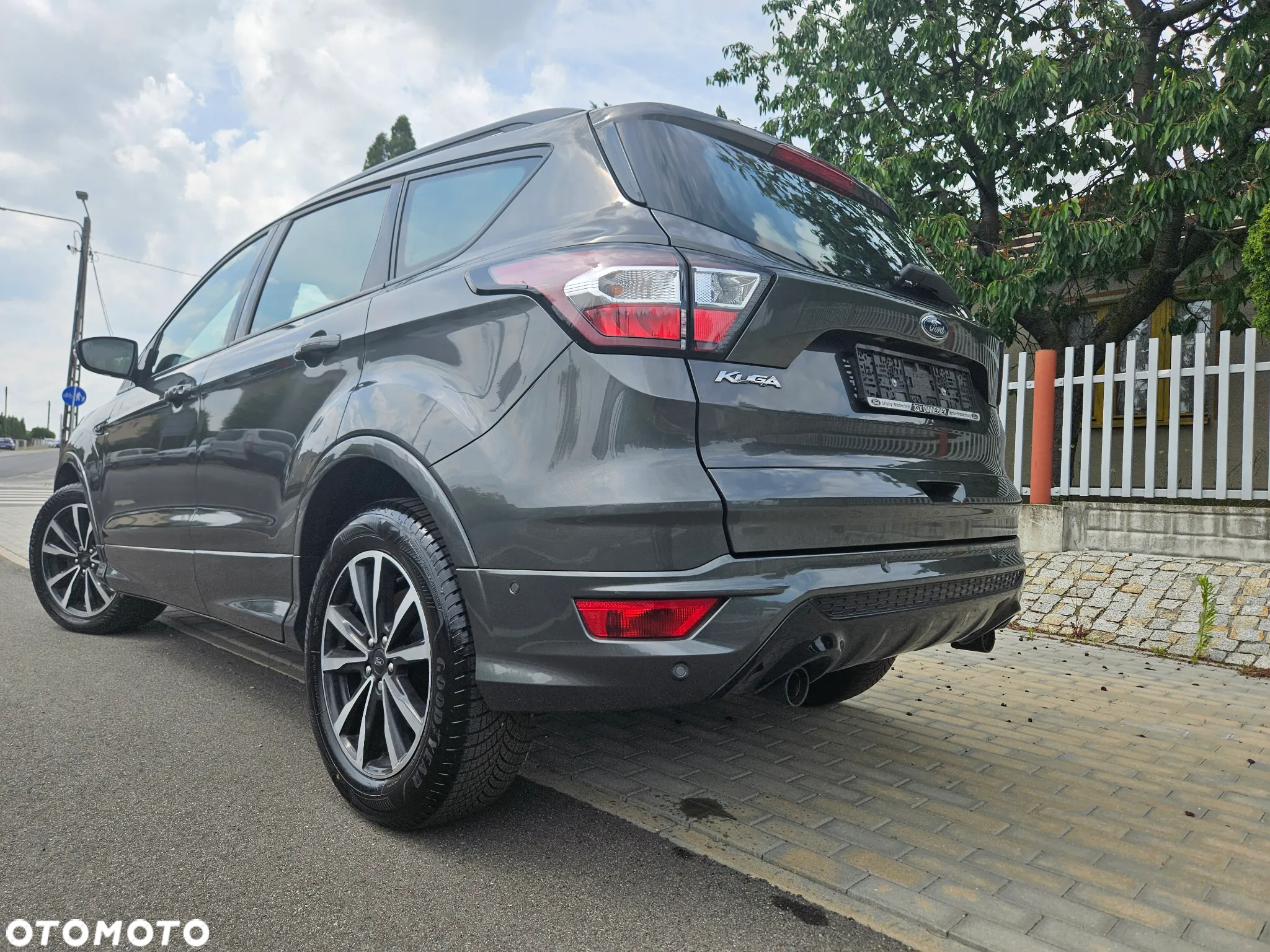 Ford Kuga 1.5 EcoBoost 2x4 ST-Line - 3
