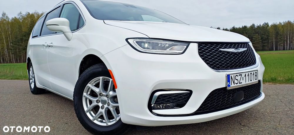 Chrysler Pacifica - 1