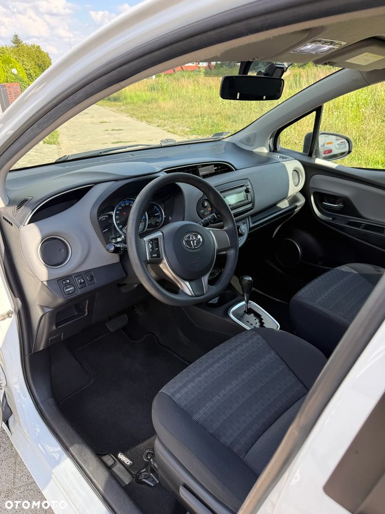 Toyota Yaris Hybrid 100 Premium - 7